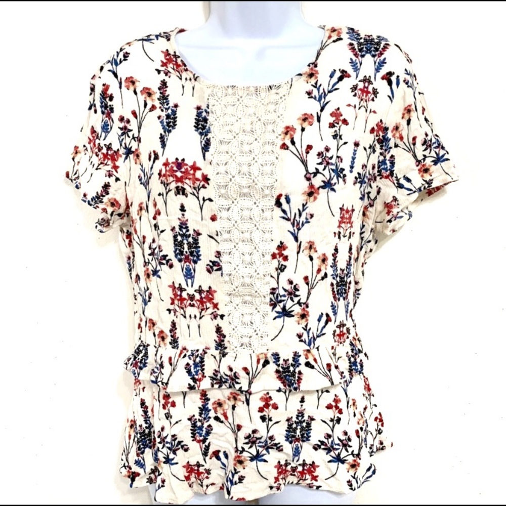 🍀5/$10🍀 Emberley Floral Top